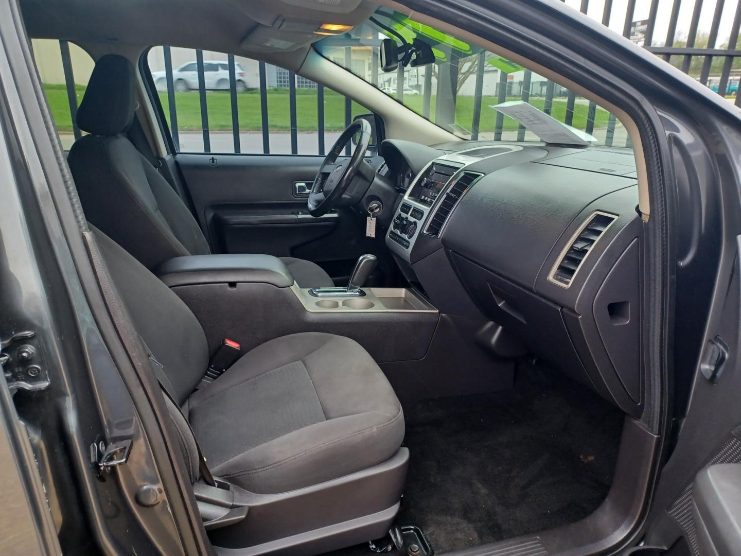 2007 GRAY /BLACK Ford Edge SEL FWD (2FMDK38C47B) with an 3.5L V6 DOHC 24V engine, 6-Speed Automatic Overdrive transmission, located at 2001 E. Lancaster, Ft. Worth, 76103, (817) 336-7000, 32.746181, -97.301018 - Photo#18